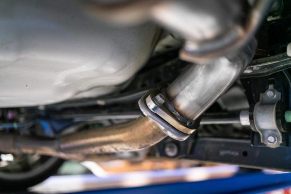 MBRP 2.5in Dual Split Rear Exit w  3.5in CF Tips (15-21 WRX 2.0L STi 2.5L) Online now - Image 2